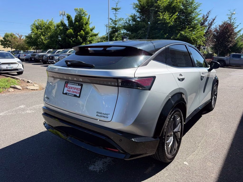 2023 Brilliant Silver Metallic/Black Diamond Pearl Nissan ARIYA ENGAGE+ e-4ORCE AWD SUV