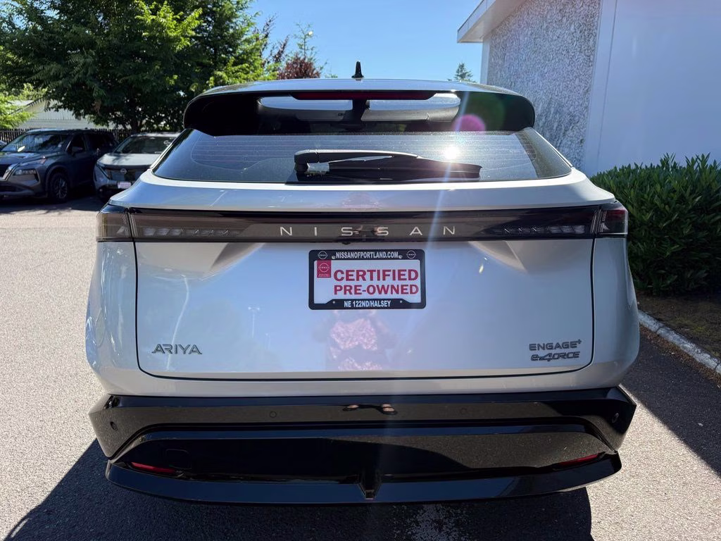 2023 Brilliant Silver Metallic/Black Diamond Pearl Nissan ARIYA ENGAGE+ e-4ORCE AWD SUV