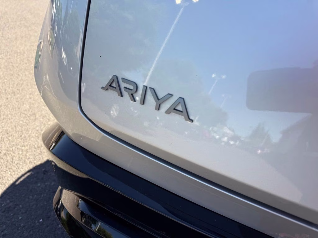 2023 Brilliant Silver Metallic/Black Diamond Pearl Nissan ARIYA ENGAGE+ e-4ORCE AWD SUV