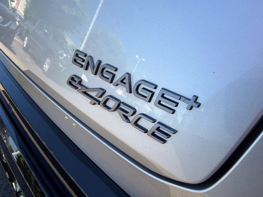 2023 Brilliant Silver Metallic/Black Diamond Pearl Nissan ARIYA ENGAGE+ e-4ORCE AWD SUV