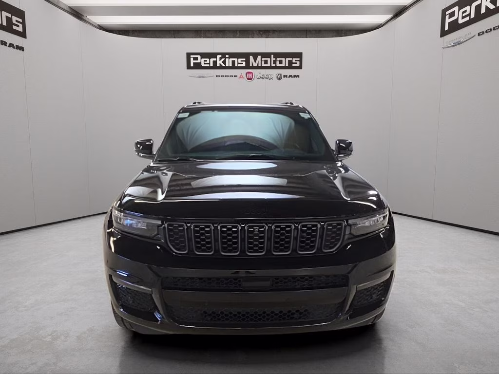 2024 Diamond Black Crystal Pearlcoat Jeep Grand Cherokee L Summit 4X4 SUV