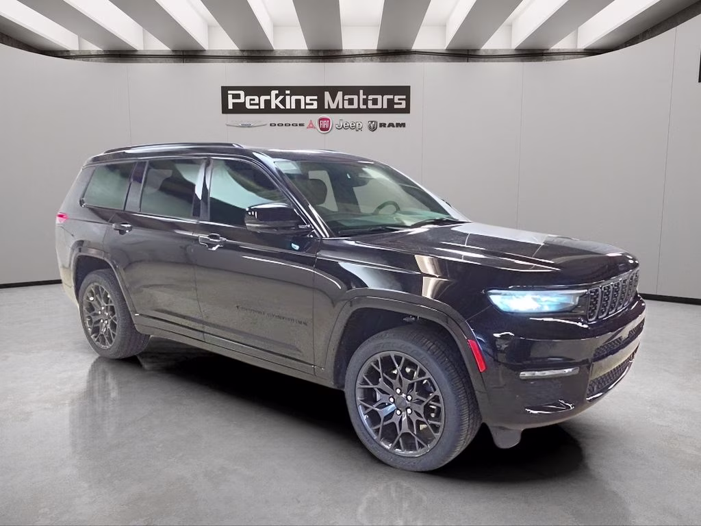 2024 Diamond Black Crystal Pearlcoat Jeep Grand Cherokee L Summit 4X4 SUV