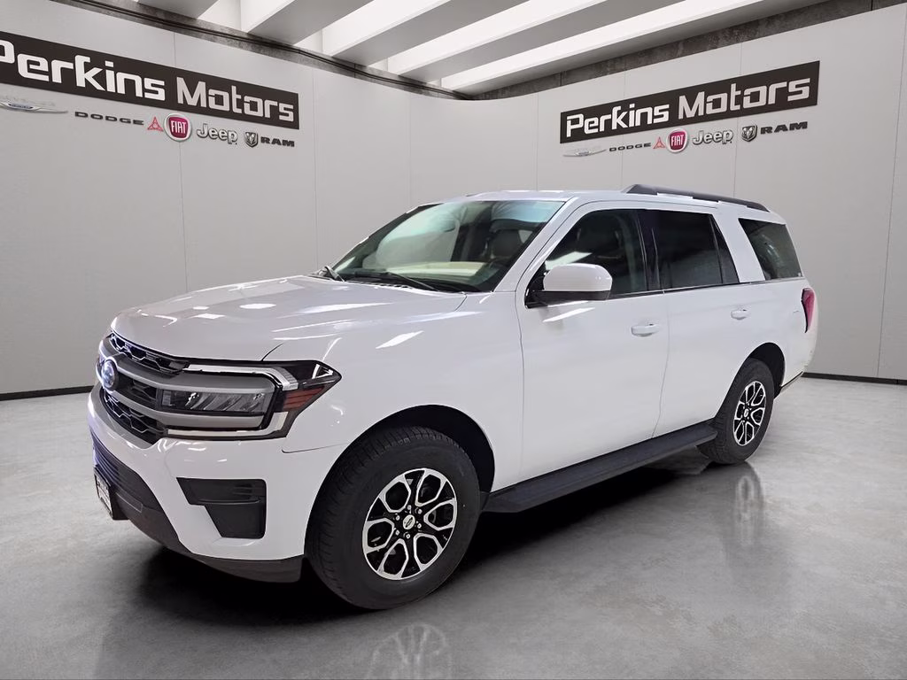 2024 Oxford White Ford Expedition XLT 4X4 SUV