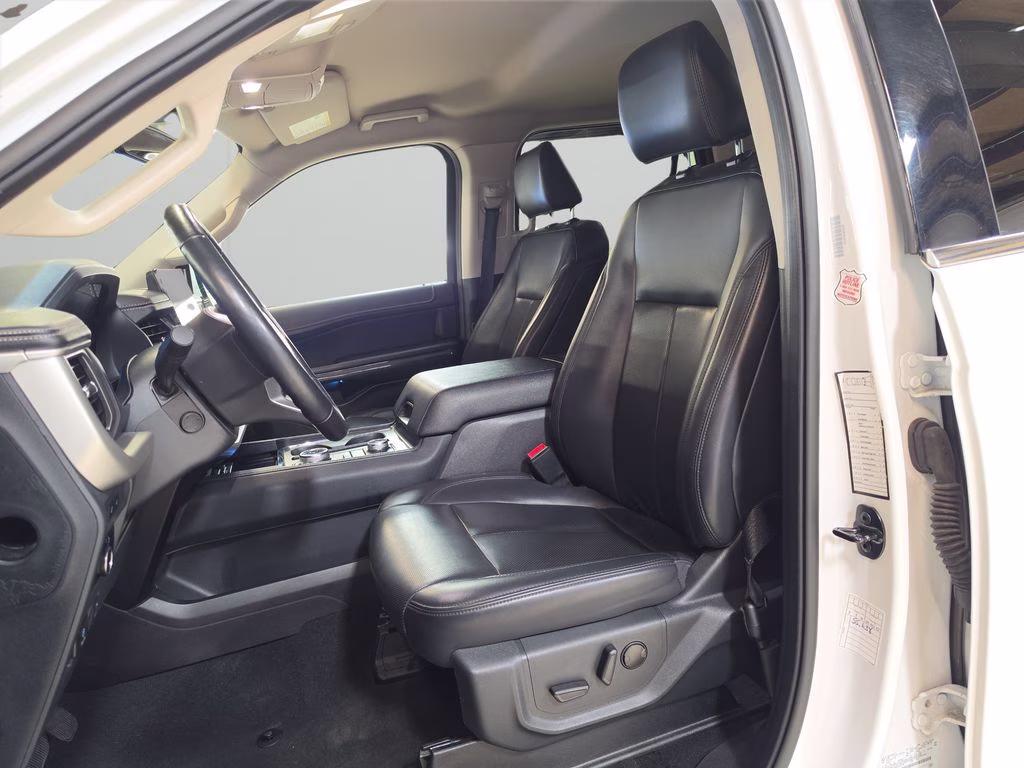 2024 Oxford White Ford Expedition XLT 4X4 SUV