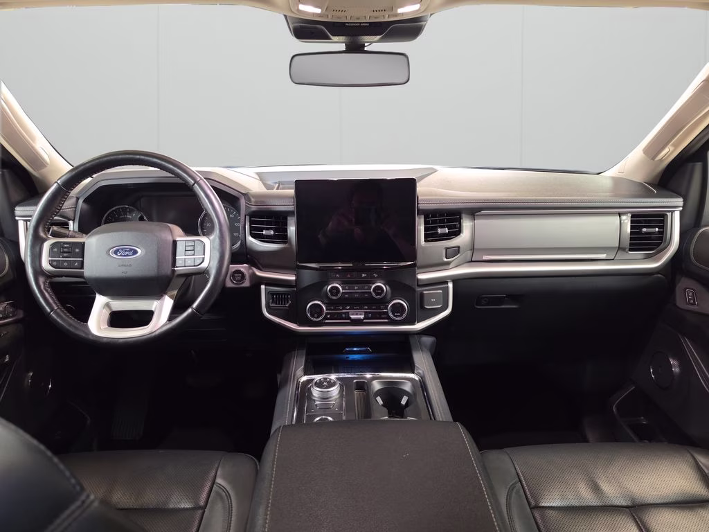 2024 Oxford White Ford Expedition XLT 4X4 SUV