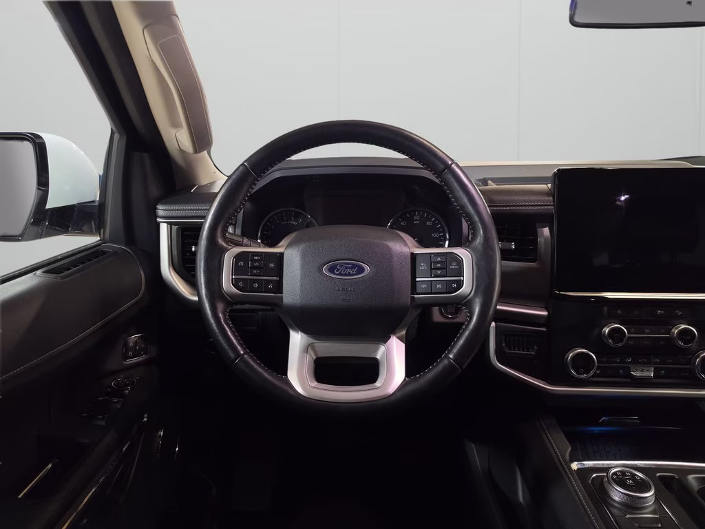 2024 Oxford White Ford Expedition XLT 4X4 SUV