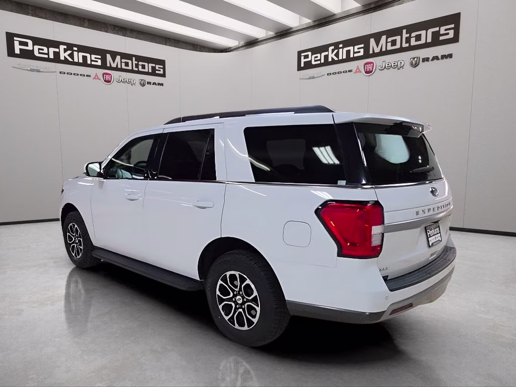 2024 Oxford White Ford Expedition XLT 4X4 SUV
