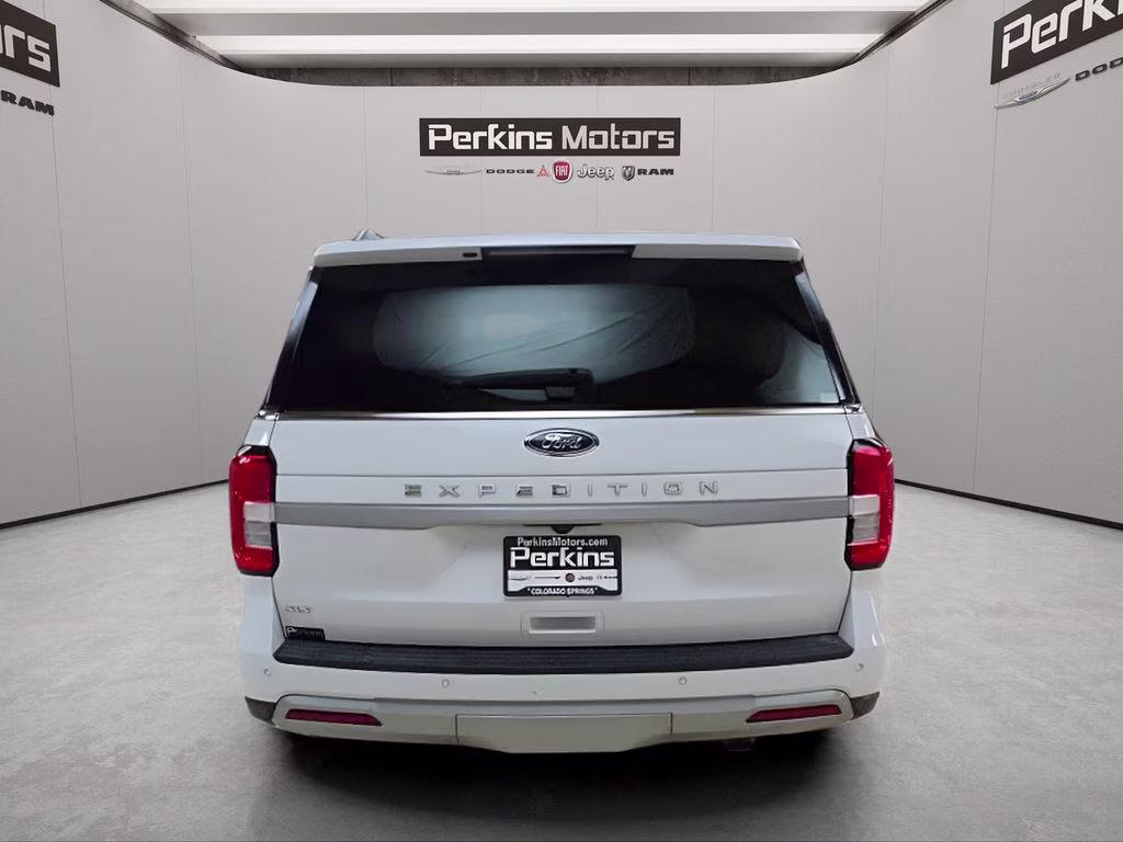 2024 Oxford White Ford Expedition XLT 4X4 SUV