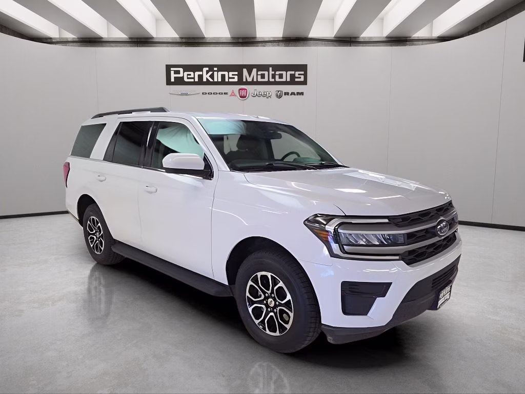 2024 Oxford White Ford Expedition XLT 4X4 SUV