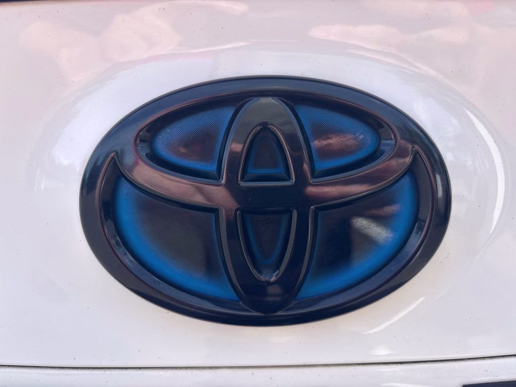 2023 Ice Toyota Camry Hybrid SE FWD Sedan