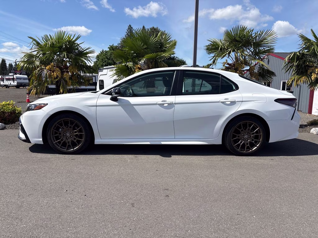 2023 Ice Toyota Camry Hybrid SE FWD Sedan