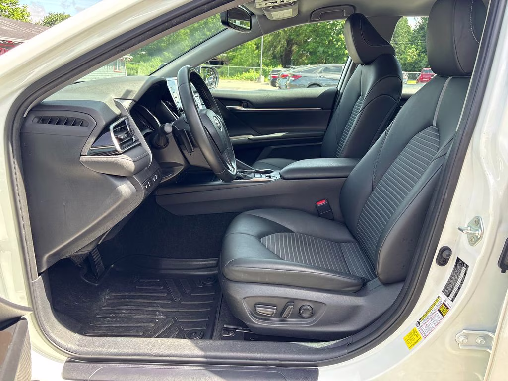 2023 Ice Toyota Camry Hybrid SE FWD Sedan
