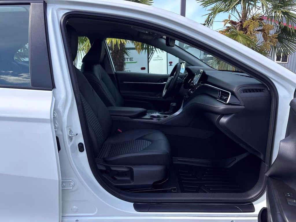 2023 Ice Toyota Camry Hybrid SE FWD Sedan