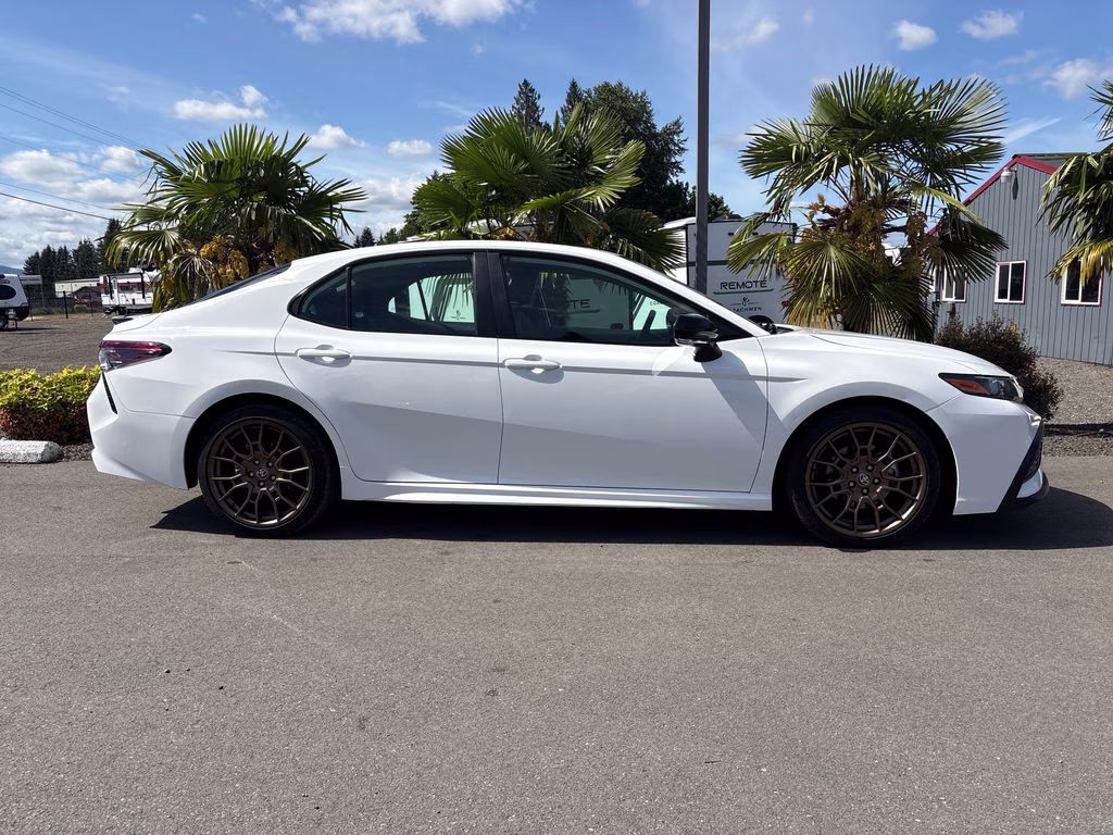 2023 Ice Toyota Camry Hybrid SE FWD Sedan