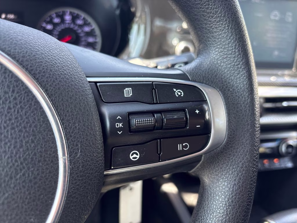 2021 Everlasting Silver Kia K5 LX FWD Sedan