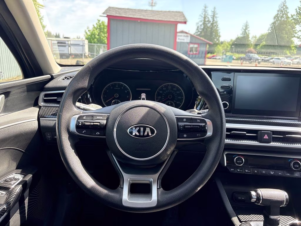 2021 Everlasting Silver Kia K5 LX FWD Sedan