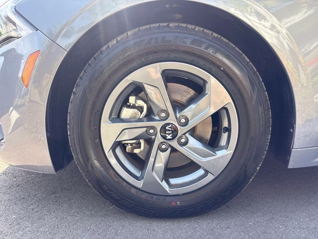 2021 Everlasting Silver Kia K5 LX FWD Sedan