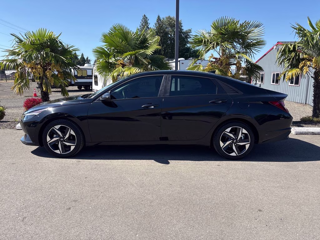 2023 Onyx Black Hyundai Elantra SEL FWD Sedan