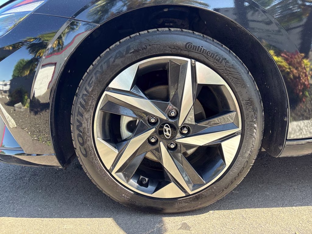 2023 Onyx Black Hyundai Elantra SEL FWD Sedan