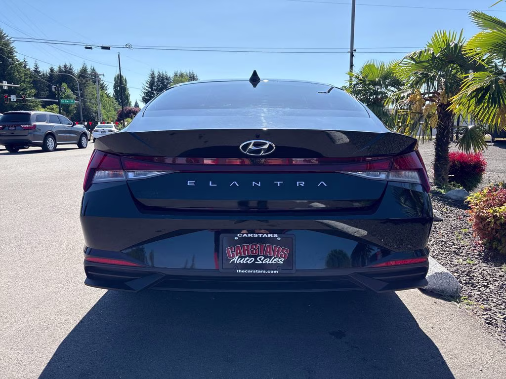 2023 Onyx Black Hyundai Elantra SEL FWD Sedan