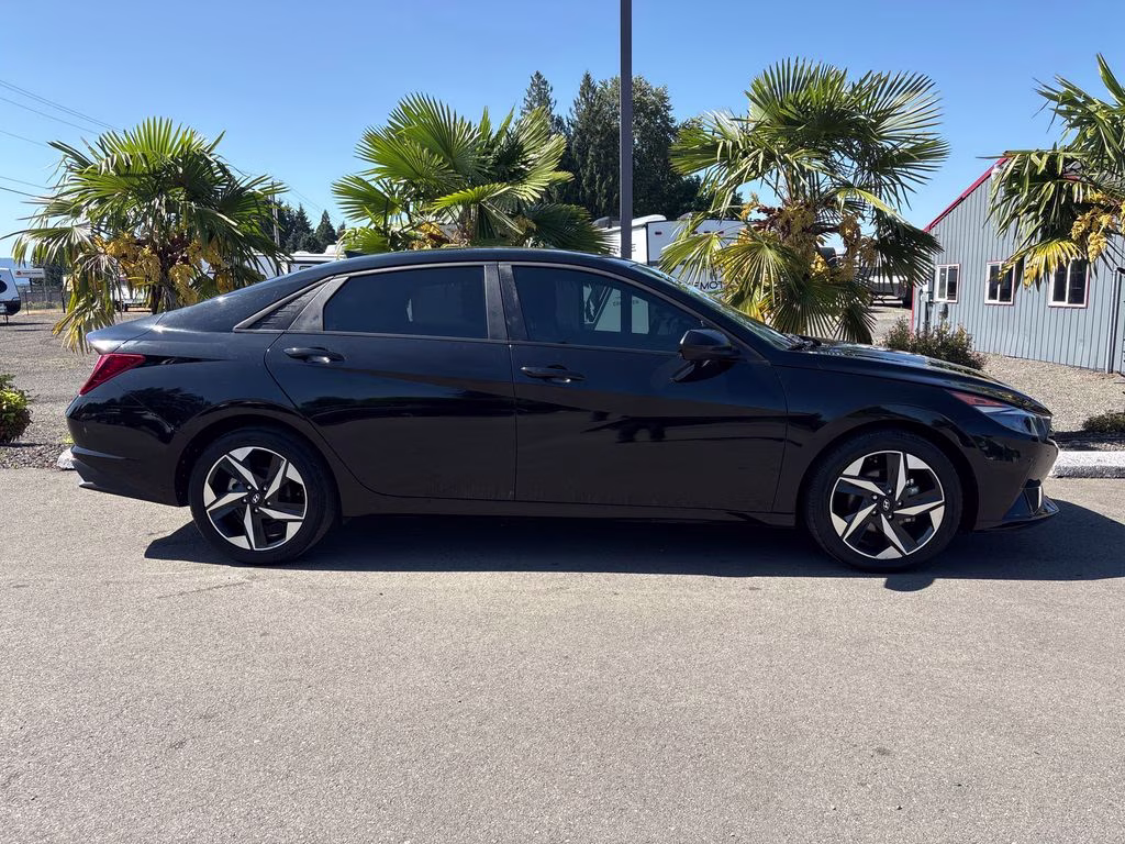 2023 Onyx Black Hyundai Elantra SEL FWD Sedan