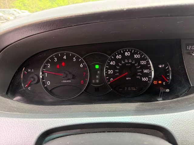 2008 White Toyota Avalon Touring FWD Sedan