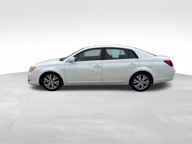 2008 White Toyota Avalon Touring FWD Sedan