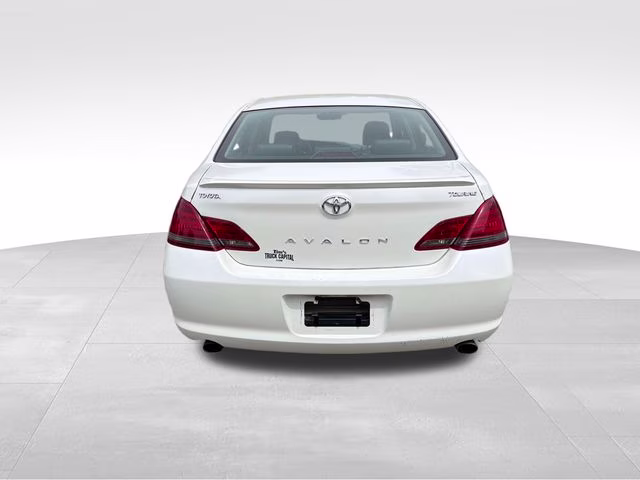 2008 White Toyota Avalon Touring FWD Sedan