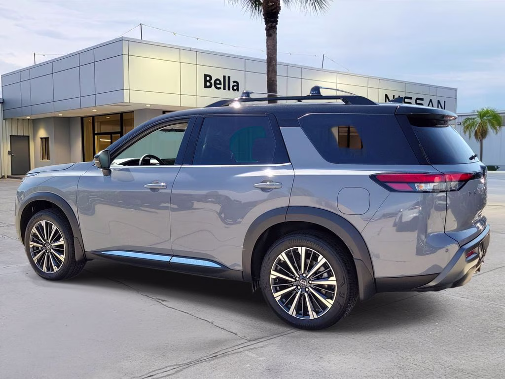 2026 Boulder Gray/Super Black Nissan Pathfinder Platinum FWD SUV