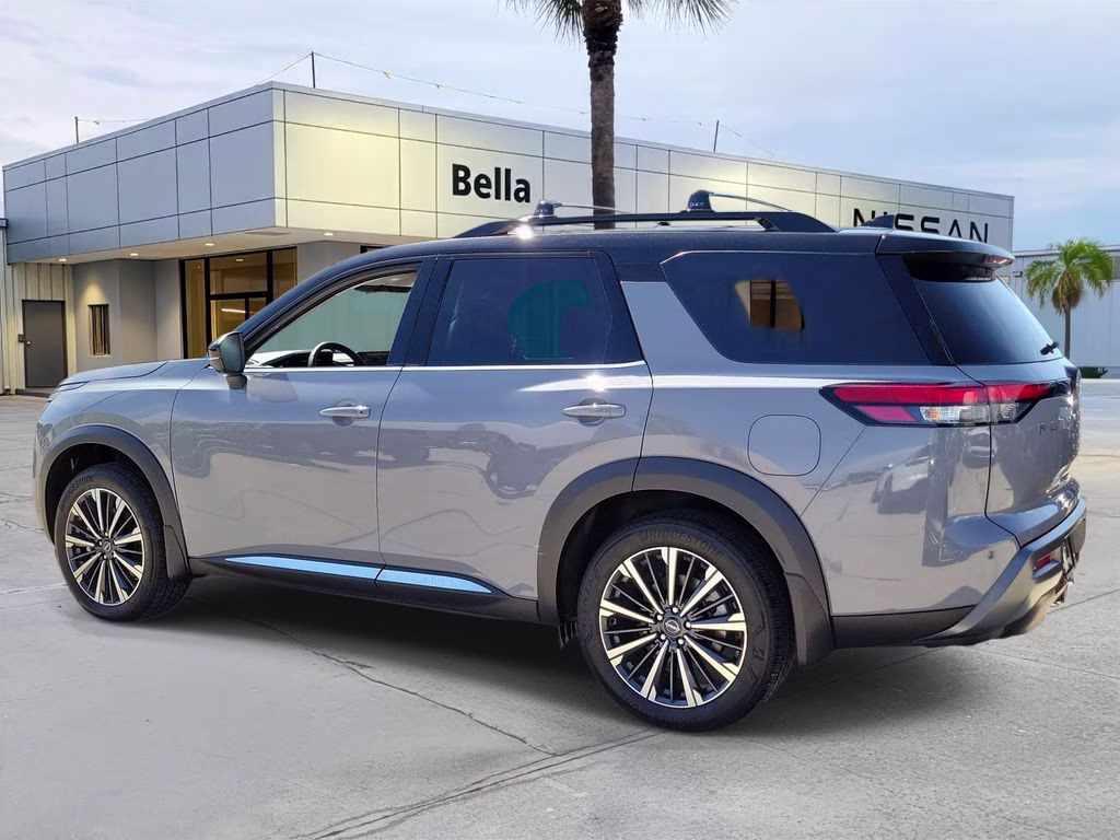 2026 Boulder Gray/Super Black Nissan Pathfinder Platinum FWD SUV