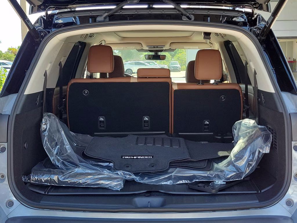 2026 Boulder Gray/Super Black Nissan Pathfinder Platinum FWD SUV