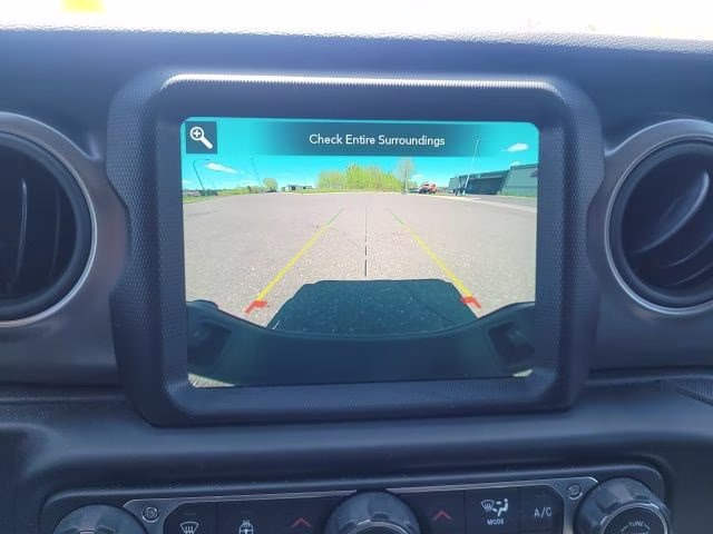 2022 Snazzberry Pearlcoat Jeep Gladiator Willys 4X4 Truck