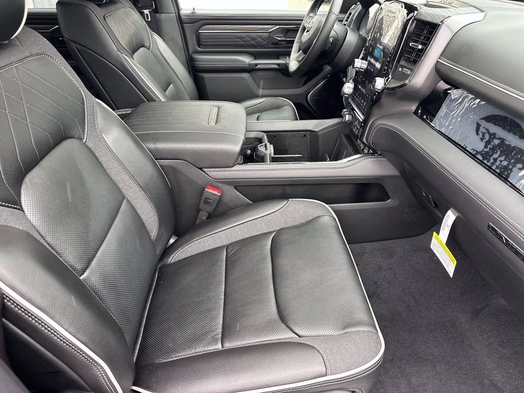 2026 Diamond Black Crystal Pearlcoat Ram 1500 Limited 4X4 Truck