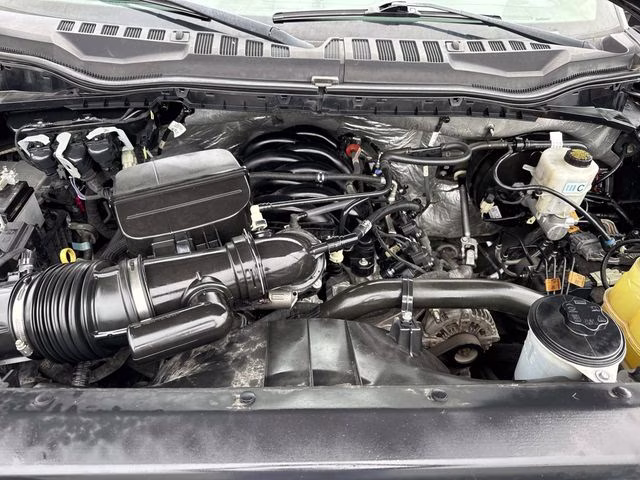 2022 Gray Metallic Ford Super Duty F-250 SRW XLT 4X4 Truck