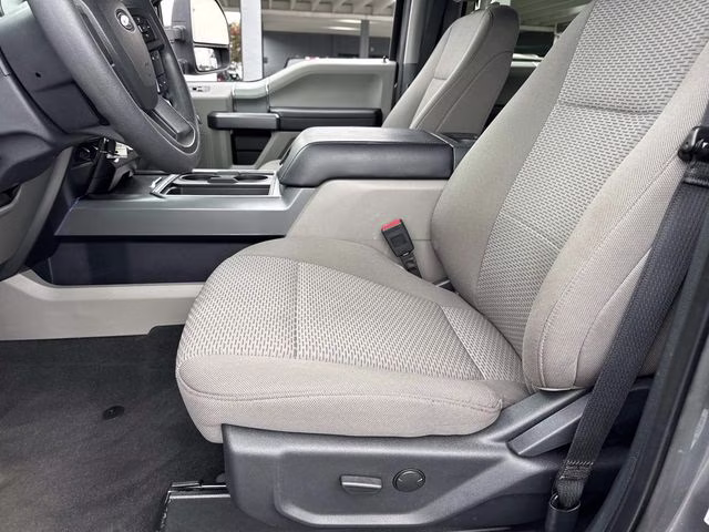 2022 Gray Metallic Ford Super Duty F-250 SRW XLT 4X4 Truck