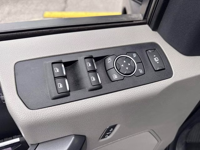 2022 Gray Metallic Ford Super Duty F-250 SRW XLT 4X4 Truck