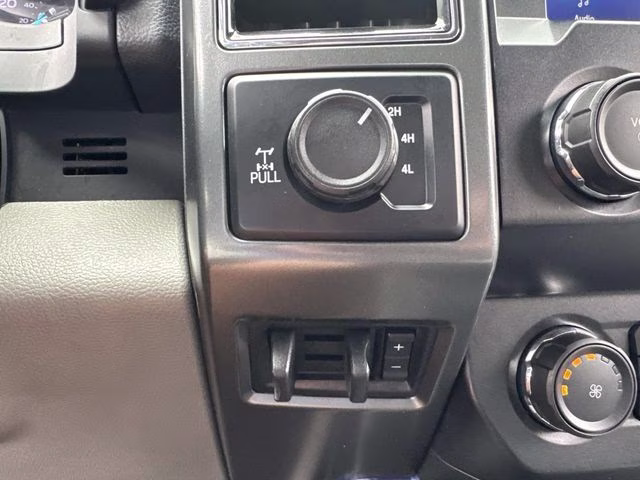 2022 Gray Metallic Ford Super Duty F-250 SRW XLT 4X4 Truck