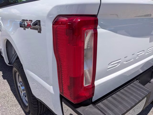 2026 Oxford White Ford Super Duty F-350 SRW XL 4X4 Truck