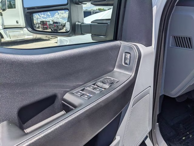 2026 Oxford White Ford Super Duty F-350 SRW XL 4X4 Truck