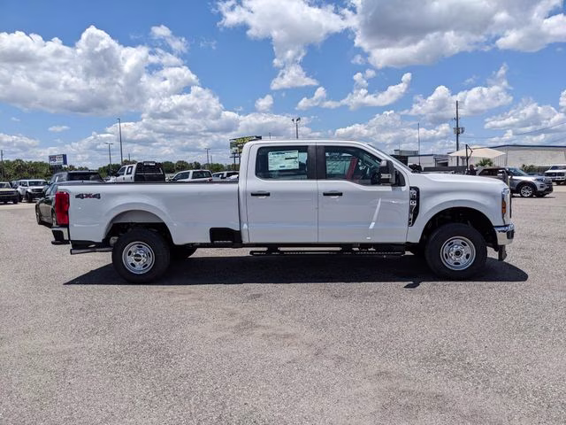 2026 Oxford White Ford Super Duty F-350 SRW XL 4X4 Truck