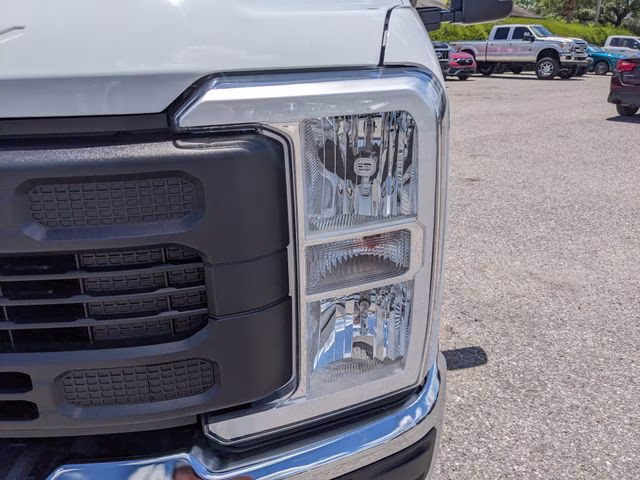 2026 Oxford White Ford Super Duty F-350 SRW XL 4X4 Truck