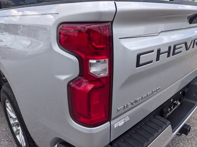 2021 Silver Ice Metallic Chevrolet Silverado 1500 RST RWD Truck