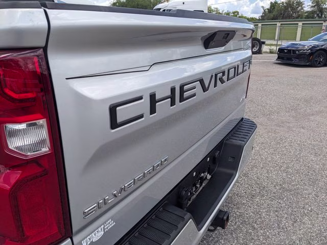 2021 Silver Ice Metallic Chevrolet Silverado 1500 RST RWD Truck