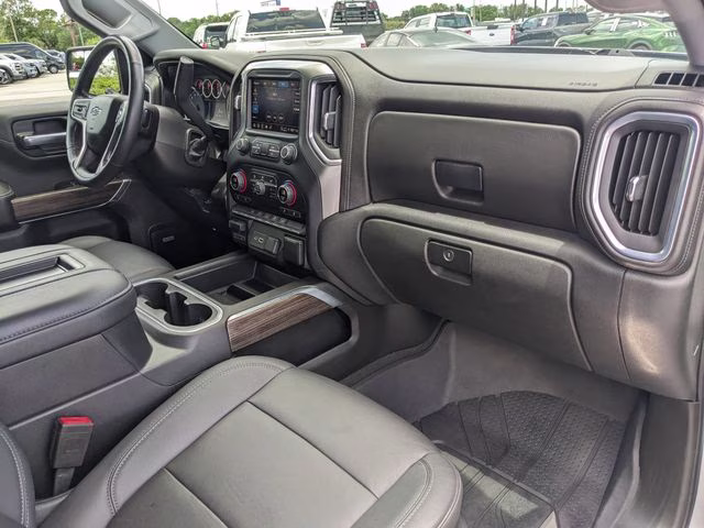 2021 Silver Ice Metallic Chevrolet Silverado 1500 RST RWD Truck