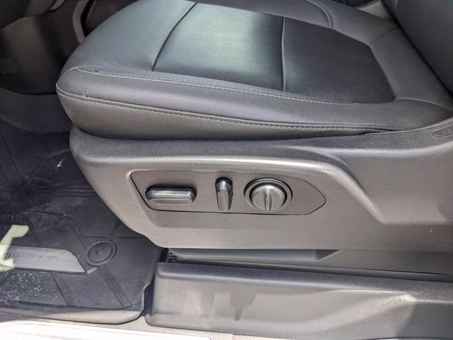 2021 Silver Ice Metallic Chevrolet Silverado 1500 RST RWD Truck