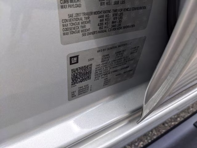 2021 Silver Ice Metallic Chevrolet Silverado 1500 RST RWD Truck