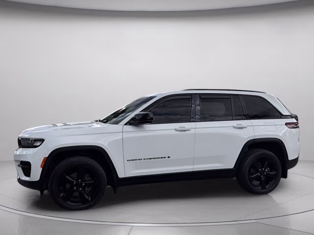 2024 Bright White Clearcoat Jeep Grand Cherokee Altitude X 4X4 SUV
