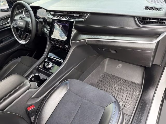 2024 Bright White Clearcoat Jeep Grand Cherokee Altitude X 4X4 SUV
