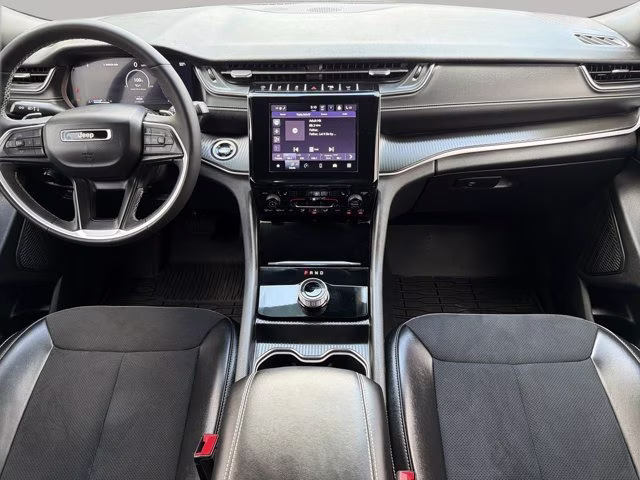 2024 Bright White Clearcoat Jeep Grand Cherokee Altitude X 4X4 SUV