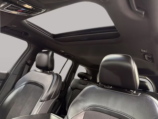 2024 Bright White Clearcoat Jeep Grand Cherokee Altitude X 4X4 SUV